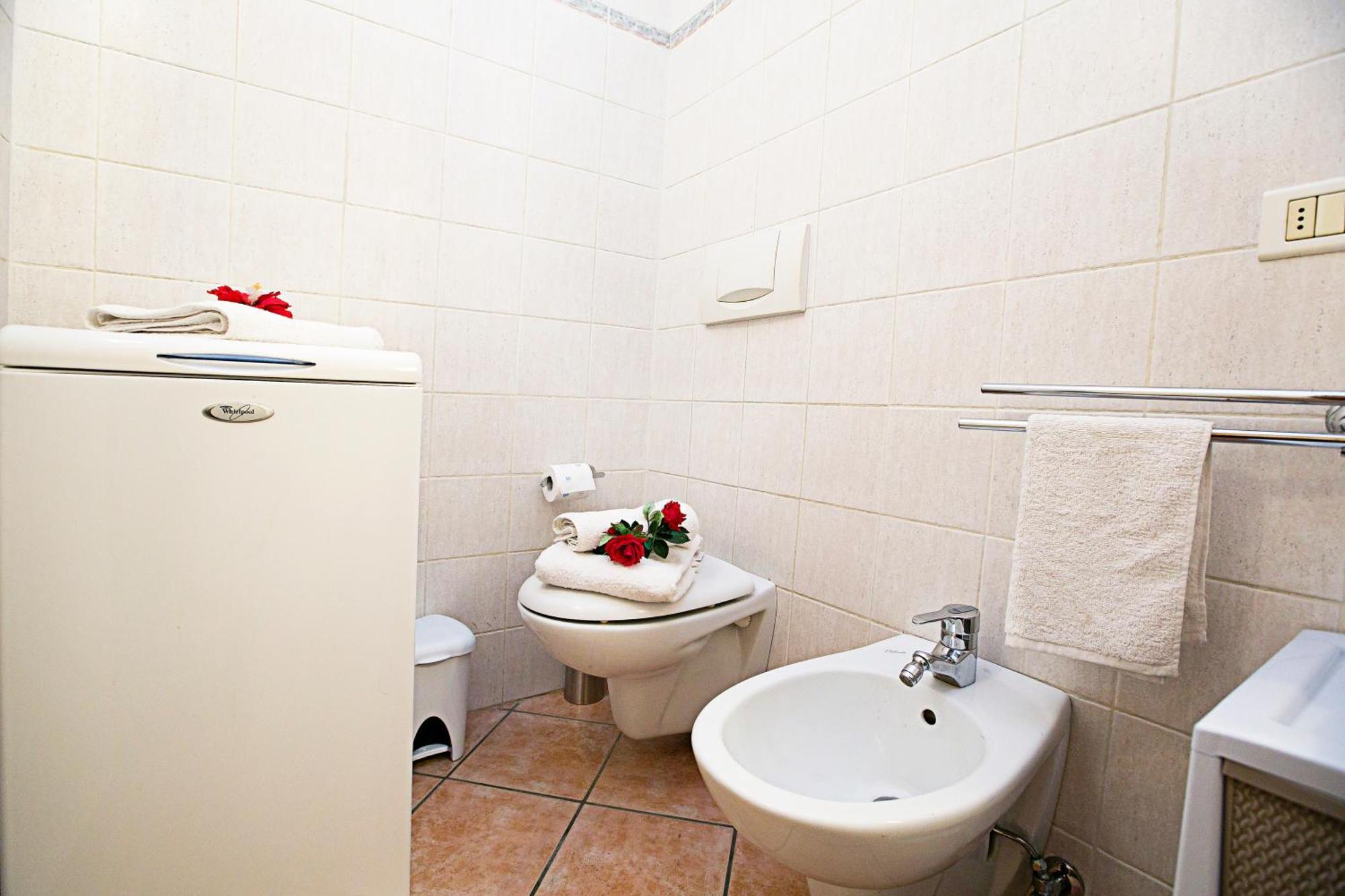 Appartamento Centro Storico Riva 2 - Happy Rentals Exterior photo